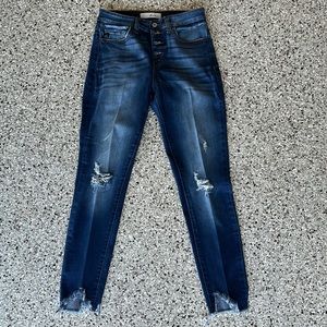 Kancan button down capri denim jeans Size 7/27. Like new Freshly dry-cleaned